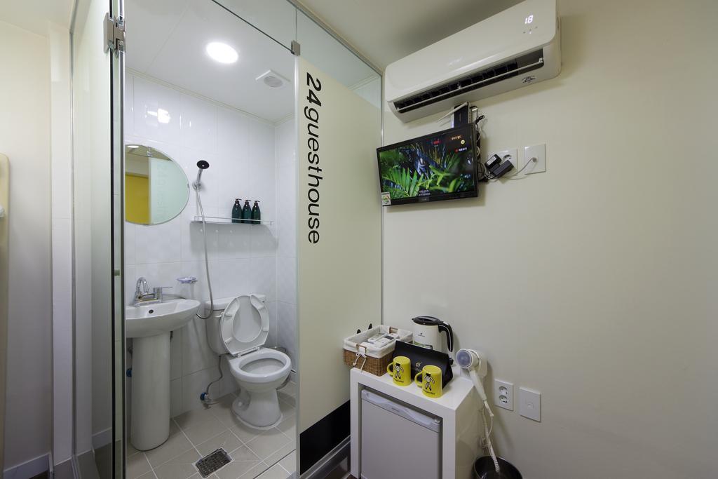 24 Guesthouse Myeongdong Town Séoul Chambre photo