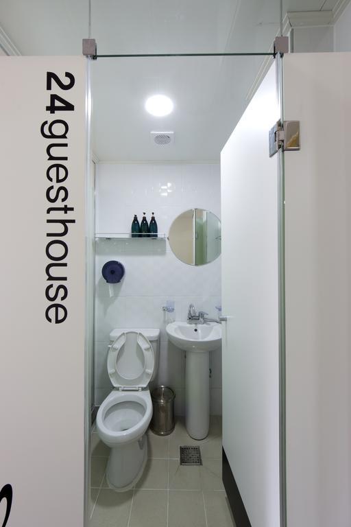 24 Guesthouse Myeongdong Town Séoul Chambre photo