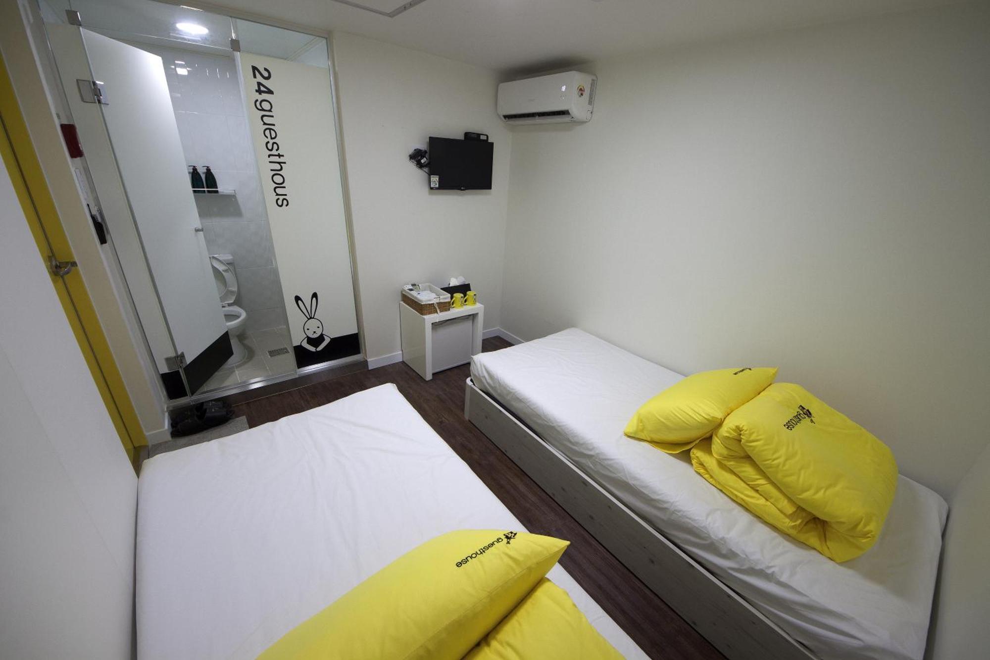 24 Guesthouse Myeongdong Town Séoul Chambre photo